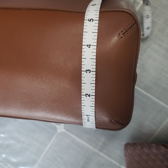 Everlane The Form Shoulder Bag - Picture 10 of 16